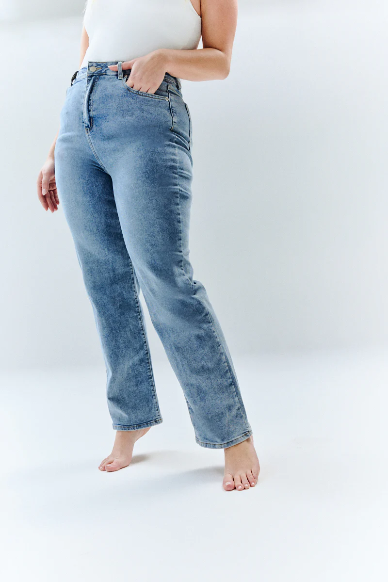 Sienna Straight Leg Jean - Image 6